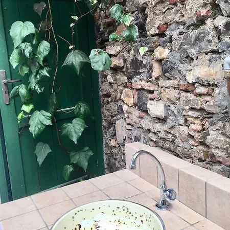 Con Giardino A 100 Metri Dal Mare