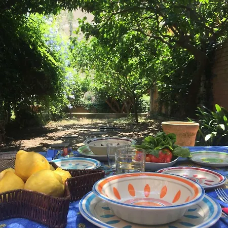Con Giardino A 100 Metri Dal Mare * Laigueglia
