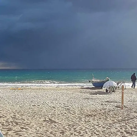 Con Giardino A 100 Metri Dal Mare Apartman
